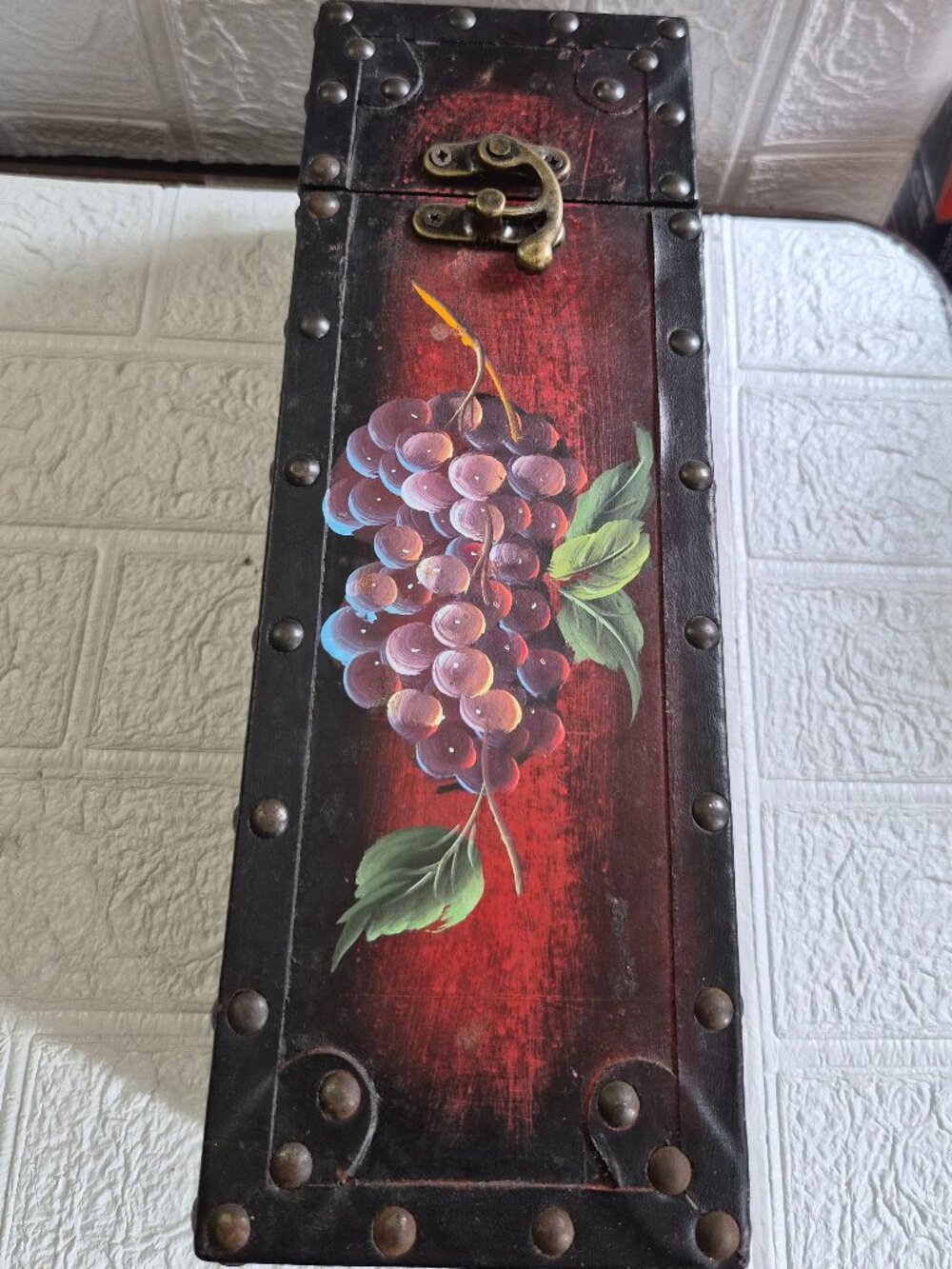 Vintage Wooden Wine Box Grapes Burgundy Velvet Lining Classic Christmas Heavy